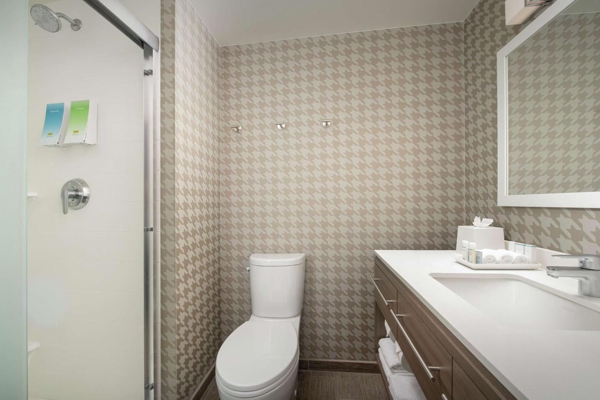 Home2 Suites By Hilton Едисън Екстериор снимка