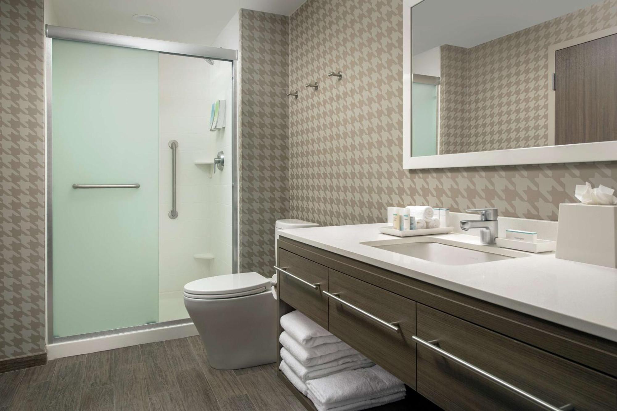 Home2 Suites By Hilton Едисън Екстериор снимка