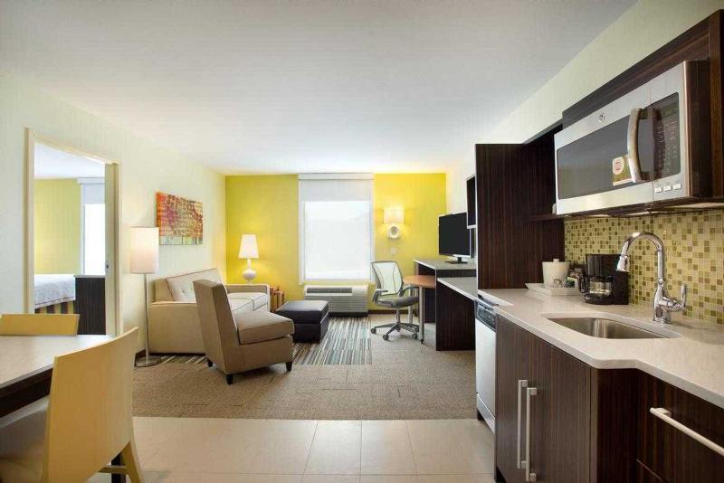 Home2 Suites By Hilton Едисън Екстериор снимка